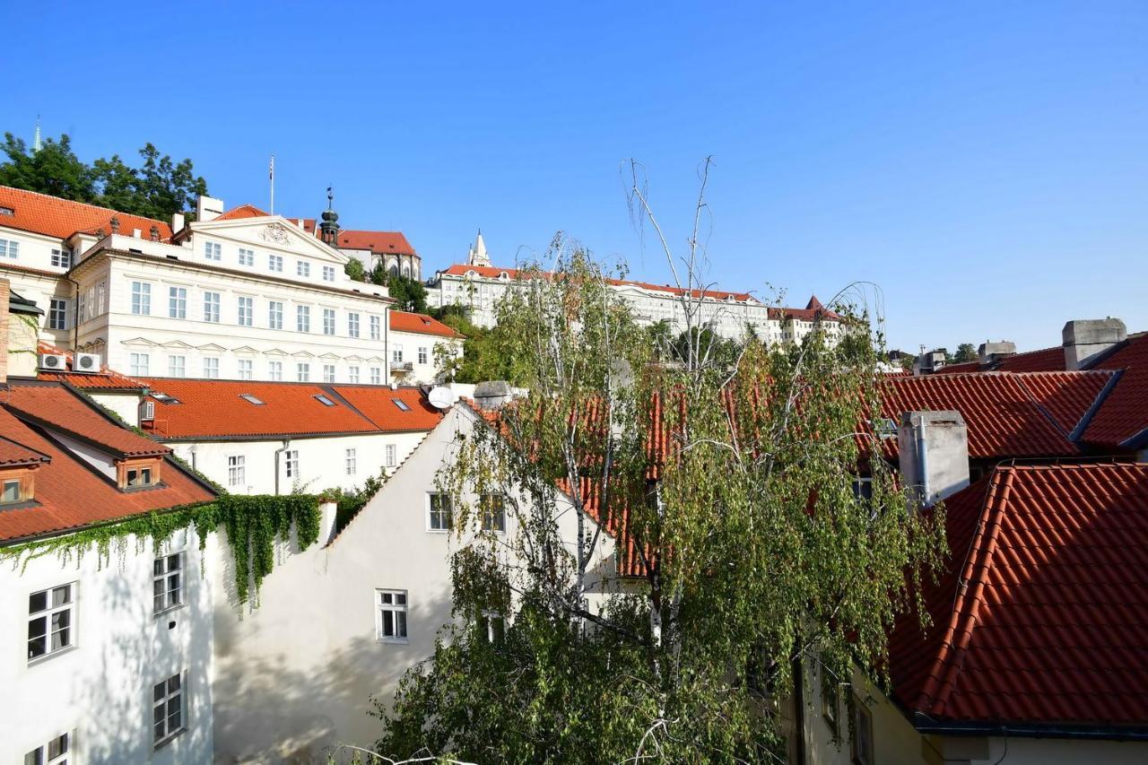 Lovely Little Cosy Apt In Praga Exterior foto