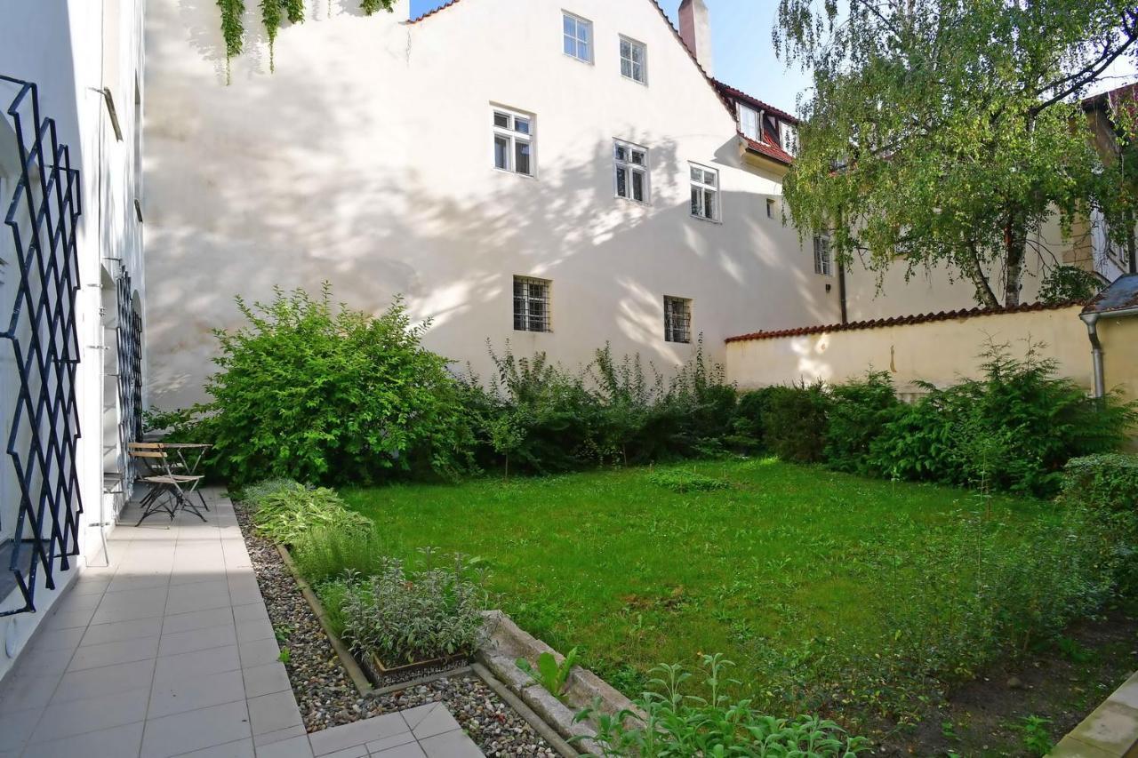 Lovely Little Cosy Apt In Praga Exterior foto