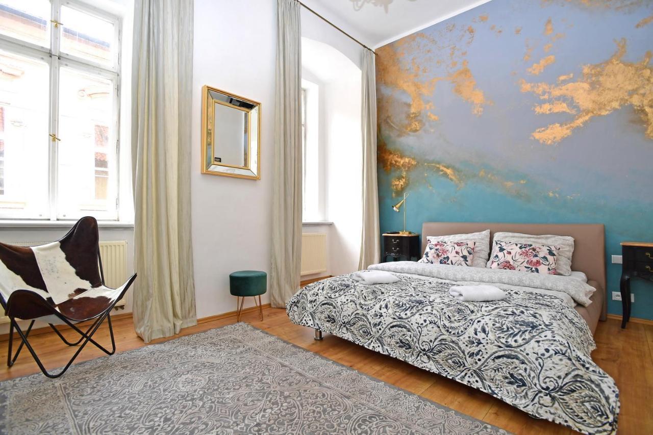 Lovely Little Cosy Apt In Praga Exterior foto